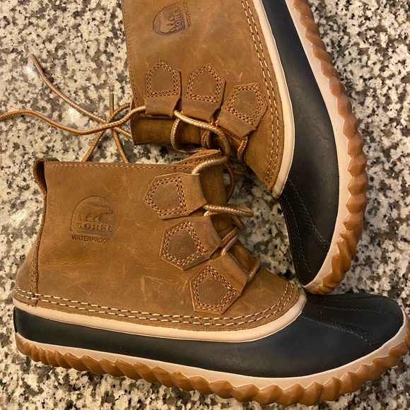 Sorel water shoes Clearance